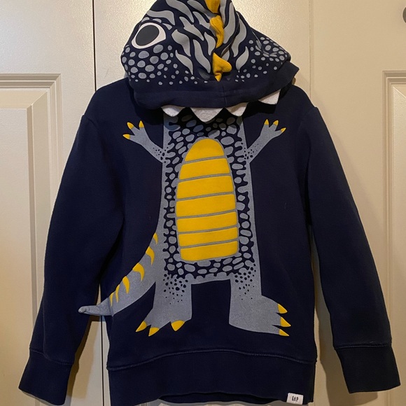 Great bundle. 2 GAP sweaters size 4 and 1 GAP hoodie size 5. In good shape. - Picture 4 of 5